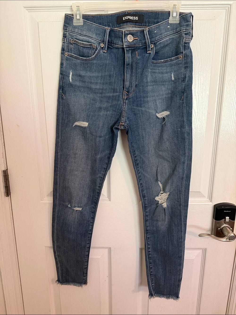 Express Women's Distressed cropped jeans size 6